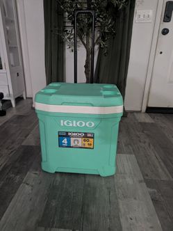 IGLOO ROLLING COOLER