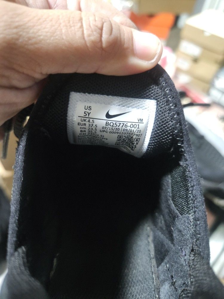 Nike Size 5 Youth
