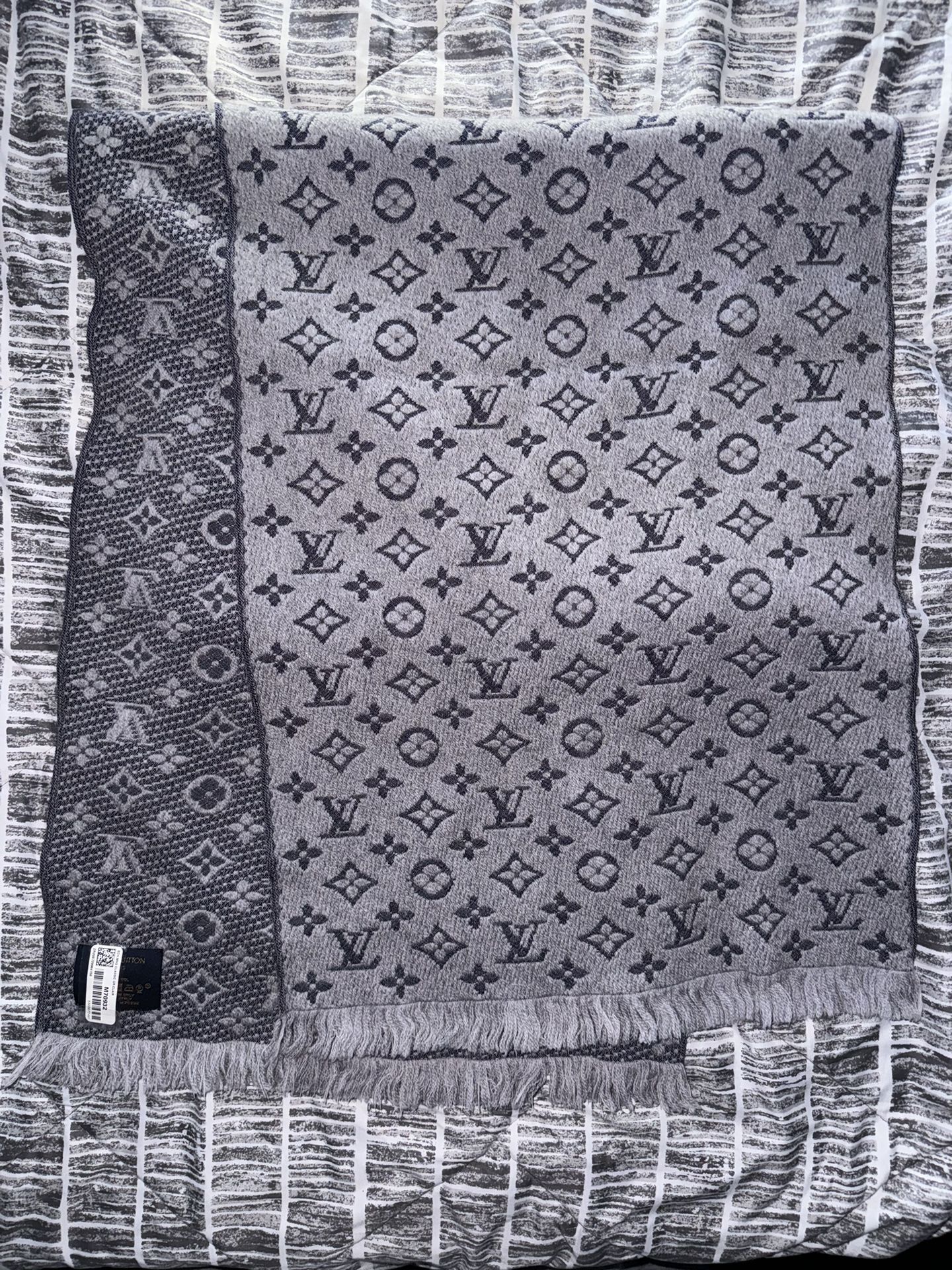 LV Scarf 