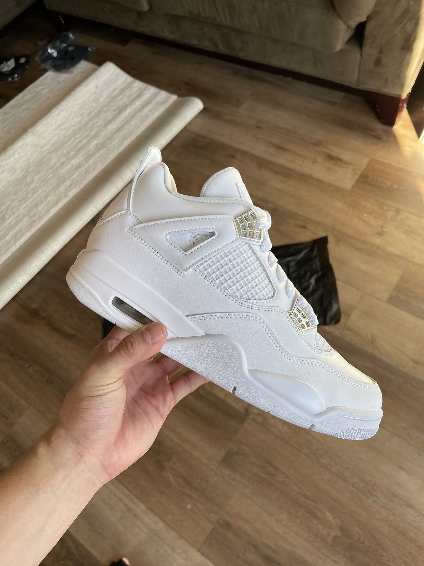 Jordan 4 ‘Pure Money’, 9.5M / 11M Available (check out my page🔥) 