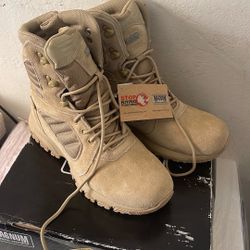 Magnum Waterproof Boots Size 9