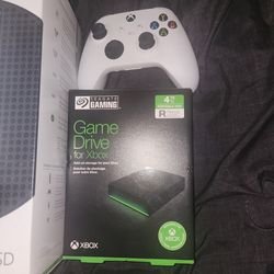 Xbox One 512 GB With Accessories 