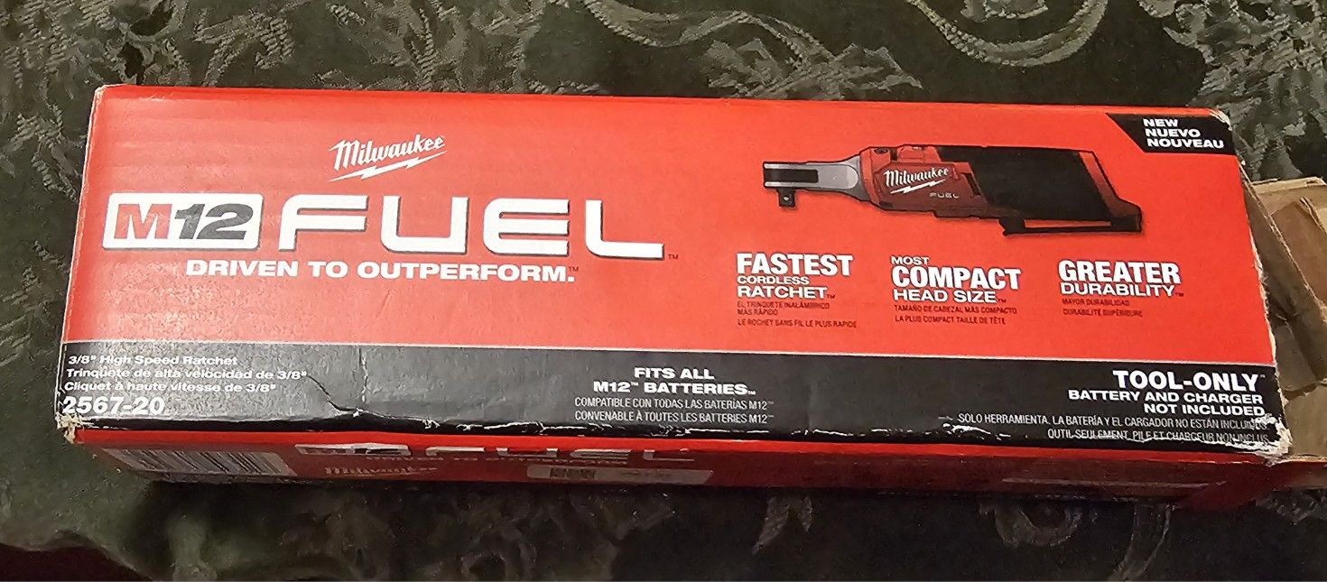 Milwaukee M12 RATCHET 