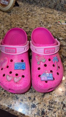 Barbie crocs