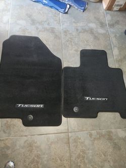 Hyundai Tousan front black mats