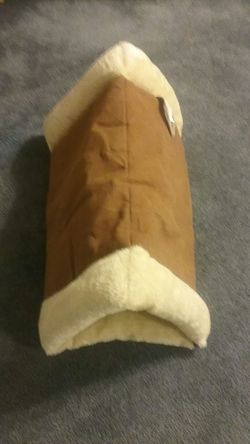 Cat fur bed. Nice a cozy for kitty to sleep