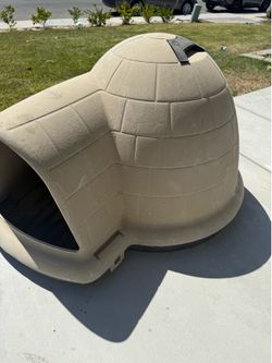 Dog igloo