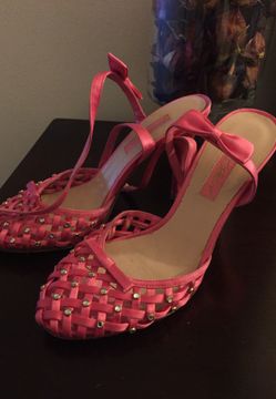 Hot pink Betsy Johnson heels