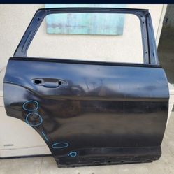 2018 - 2024 VOLKSWAGEN ATLAS RIGHT REAR DOOR SHELL USED OEM . H