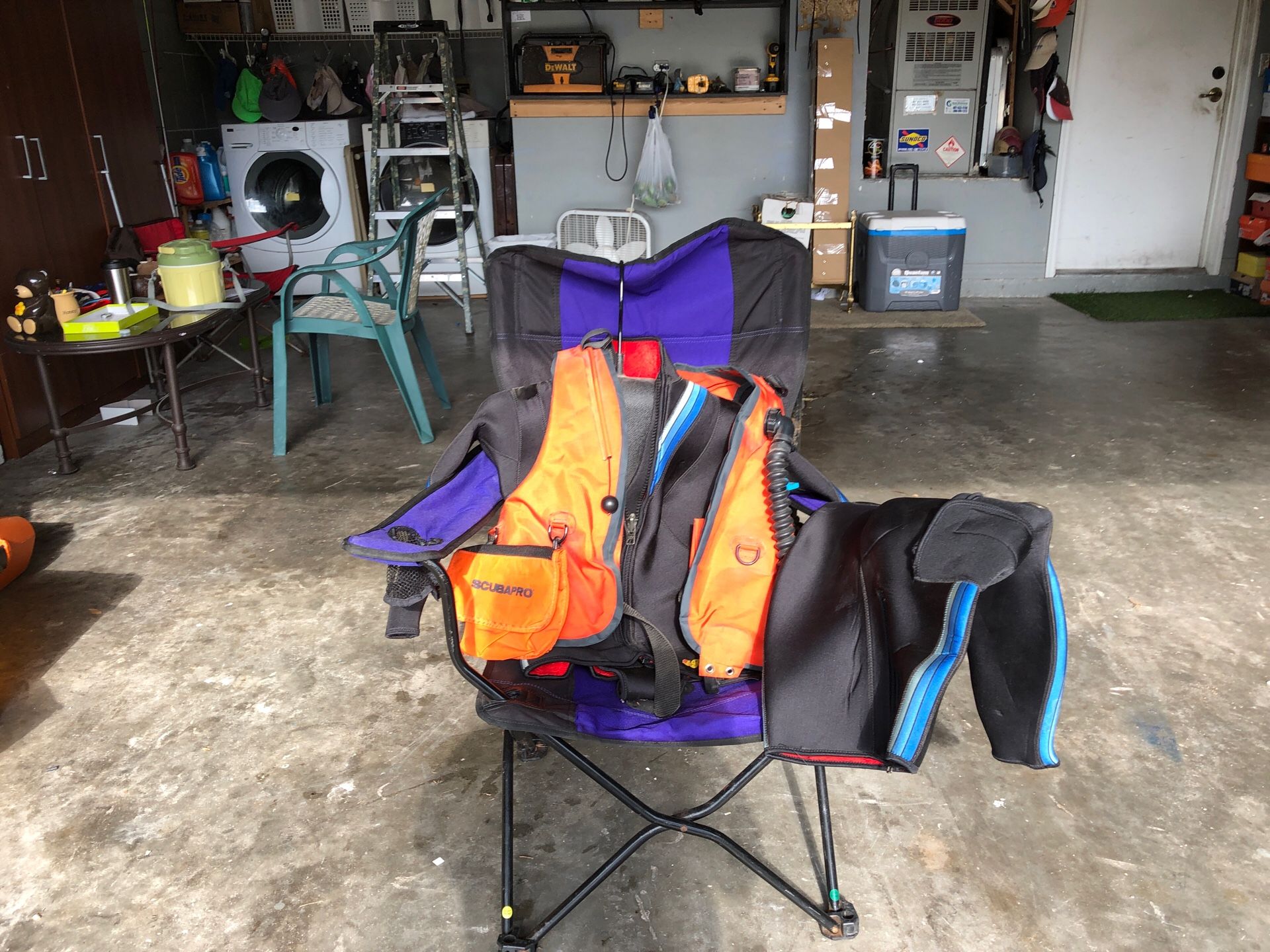 Scuba pro diving bc + suits