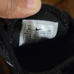 Hi, I'm selling my toddlers.  Shoes  size 8 in good condition.