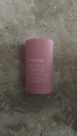 styling hair wax