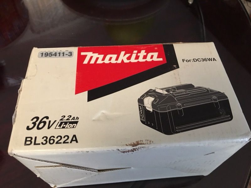 Tondeuse à batterie 36 V - 2 x 18V - MAKITA - DLM382z
