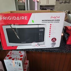 1.1 CU FT Microwave