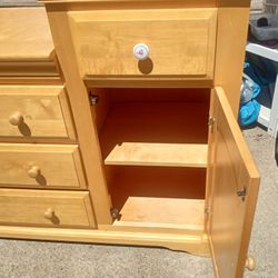 CHILDREN'S DRESSER 