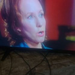 30 Inch Flat Tv And Antenna $30