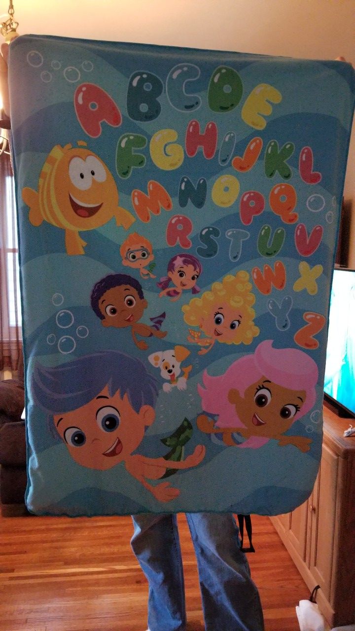 Bubble Guppies Toddler Bedding set