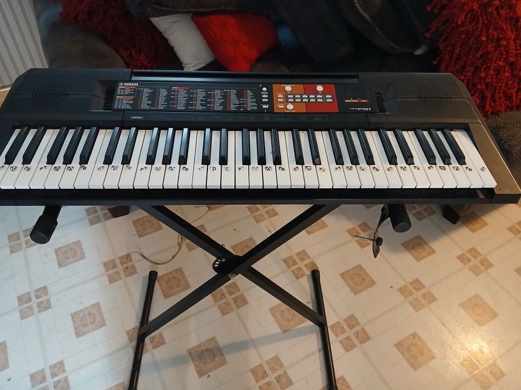 Yamaha Key Board  With with Stand