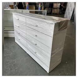 Dresser/ Eight drawers dresser