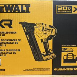20V MAX XR Lithium-Ion Cordless 2-1/2 in. 15-Gauge Finish Nailer Kit with 2.0Ah Battery, Charger and Contractor Bag