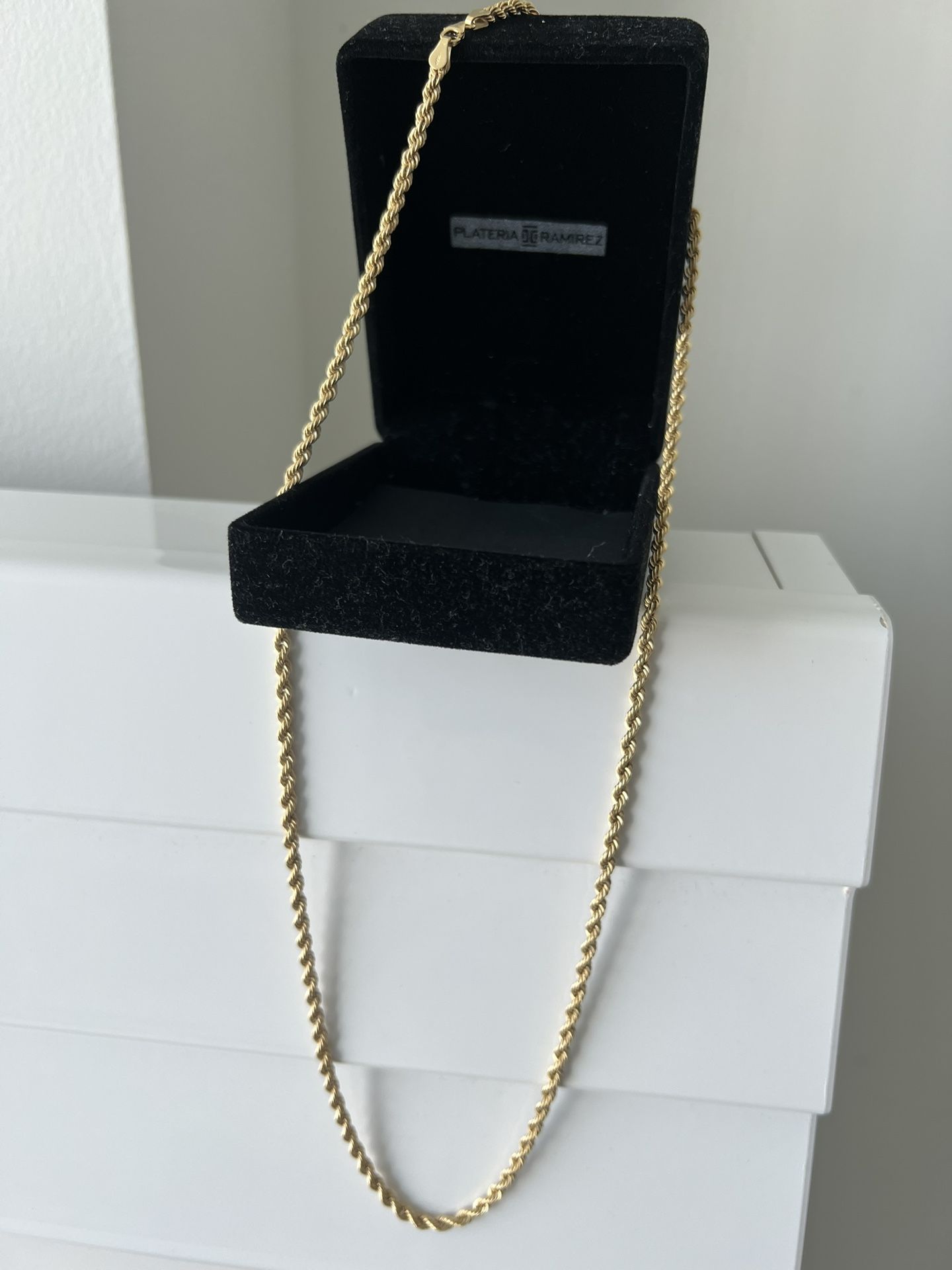 18K Solid Gold Rope Chain – 23 Inches, 7.79g – Elegant & Timeless Design