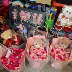 Valentines Gifts Available  Regalos De Sn Valentín 