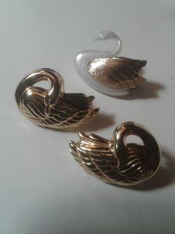 Vintage Avon jewelry set