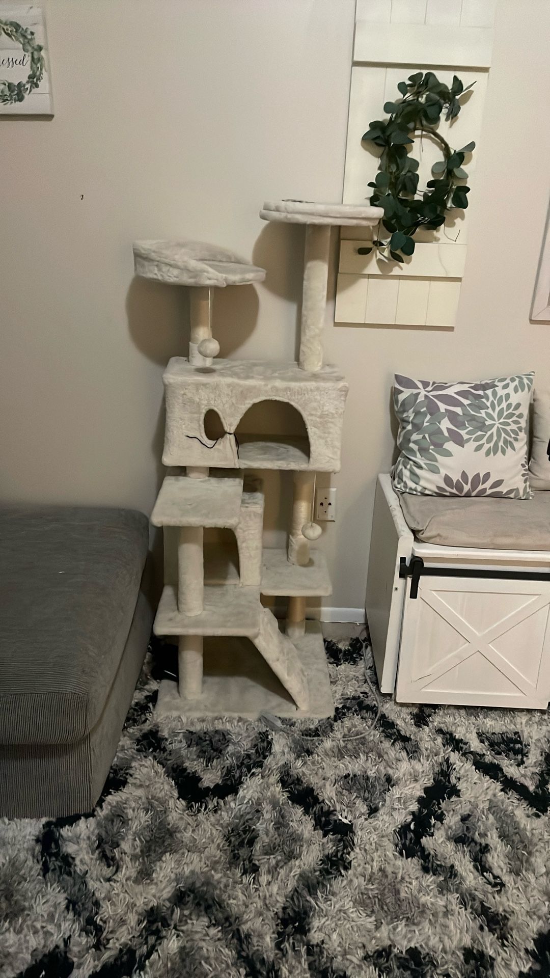 Cat Climb Tower