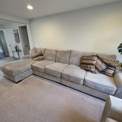 Sectional Couches 