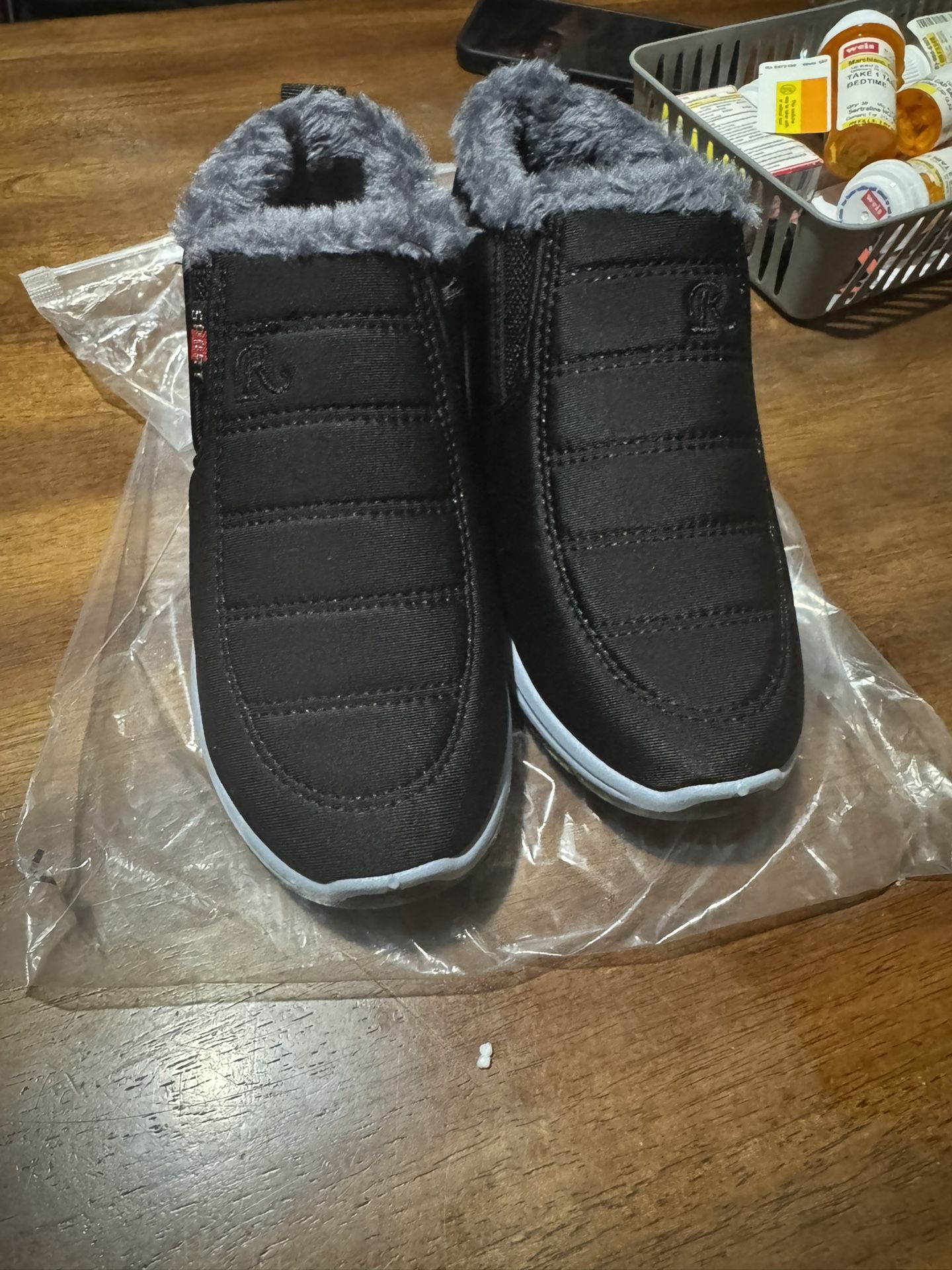 Fashion Sport Size European Size 38        ( Us Size 7.5)