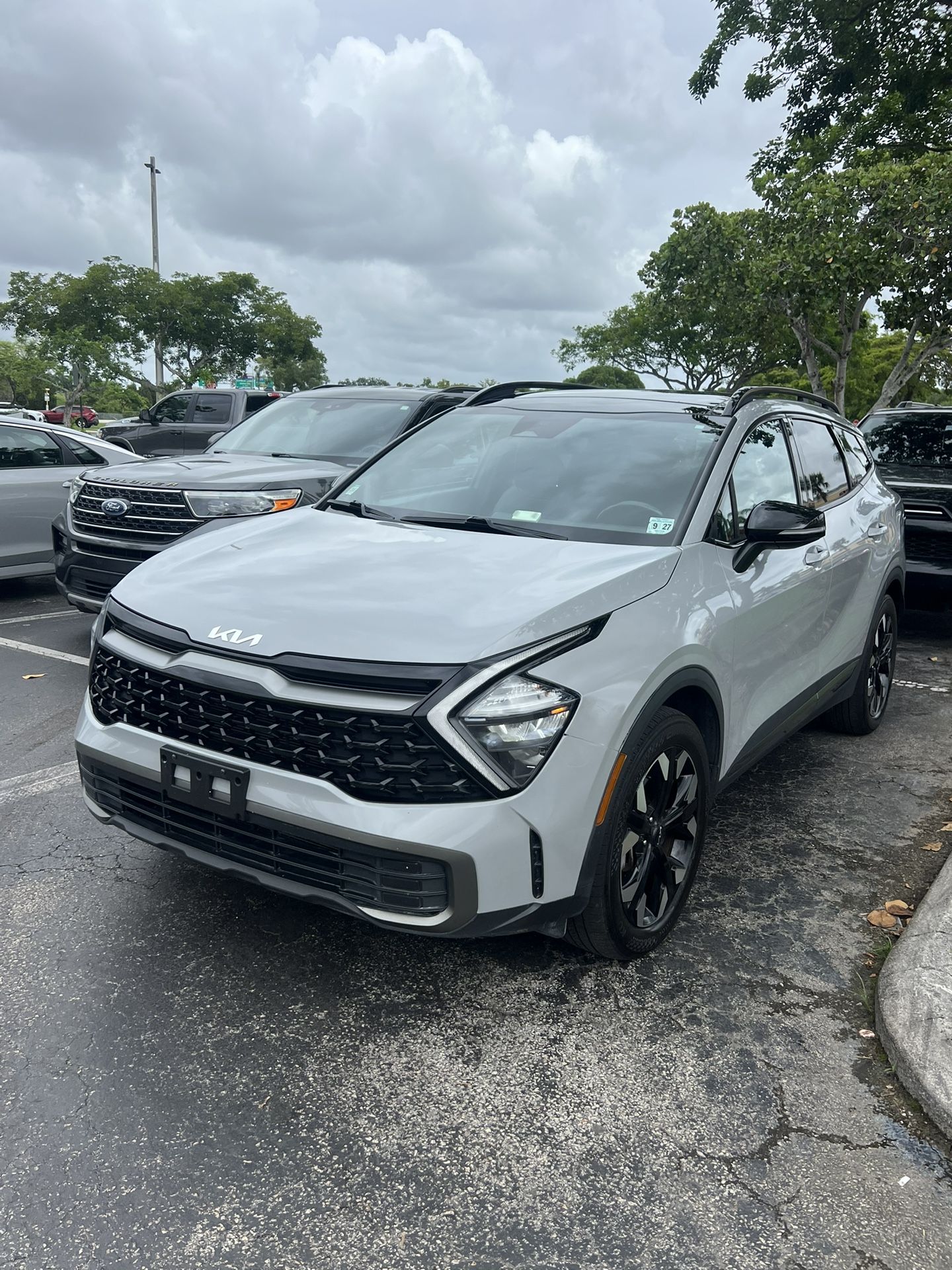2023 KIA Sportage X-Line Limited AWD With Green