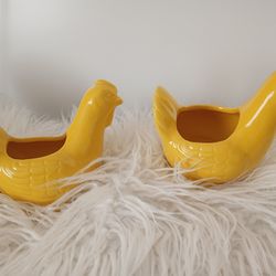 new small hens planters both for $10