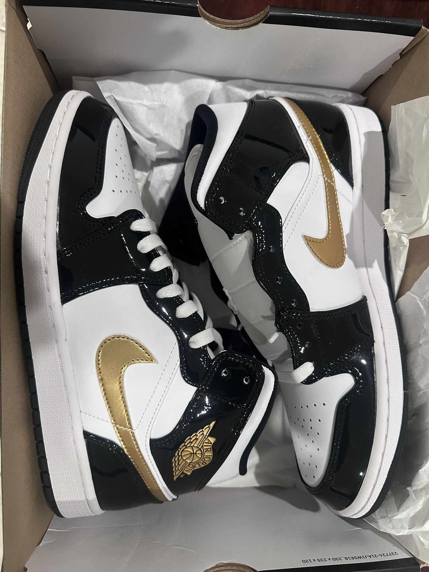 Jordan 1 High Profile 9.5 Sneaker Size