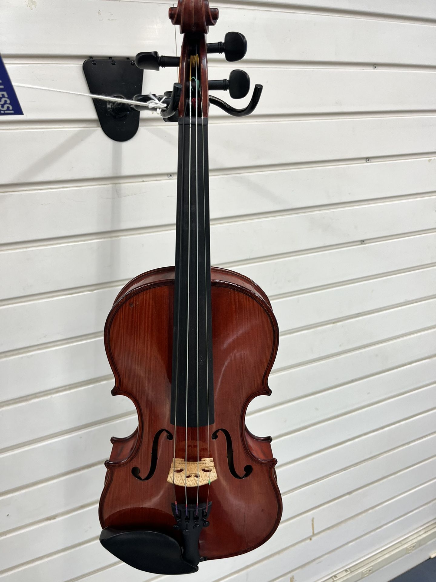 Lisle Violin