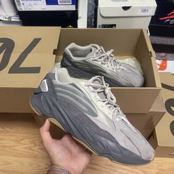ADIDAS YEEZY BOOST 700 V2 TEPHRA - PREOWNED Size 15M (FU7914)