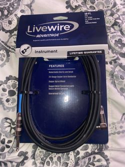 Livewire Advantage Angled/Straight Instrument Cable - 10 ft. Black