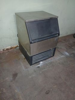 Daewoo Electronics ice maker