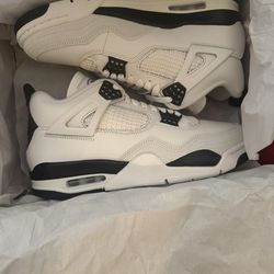 Jordan retro 4 size 9.0