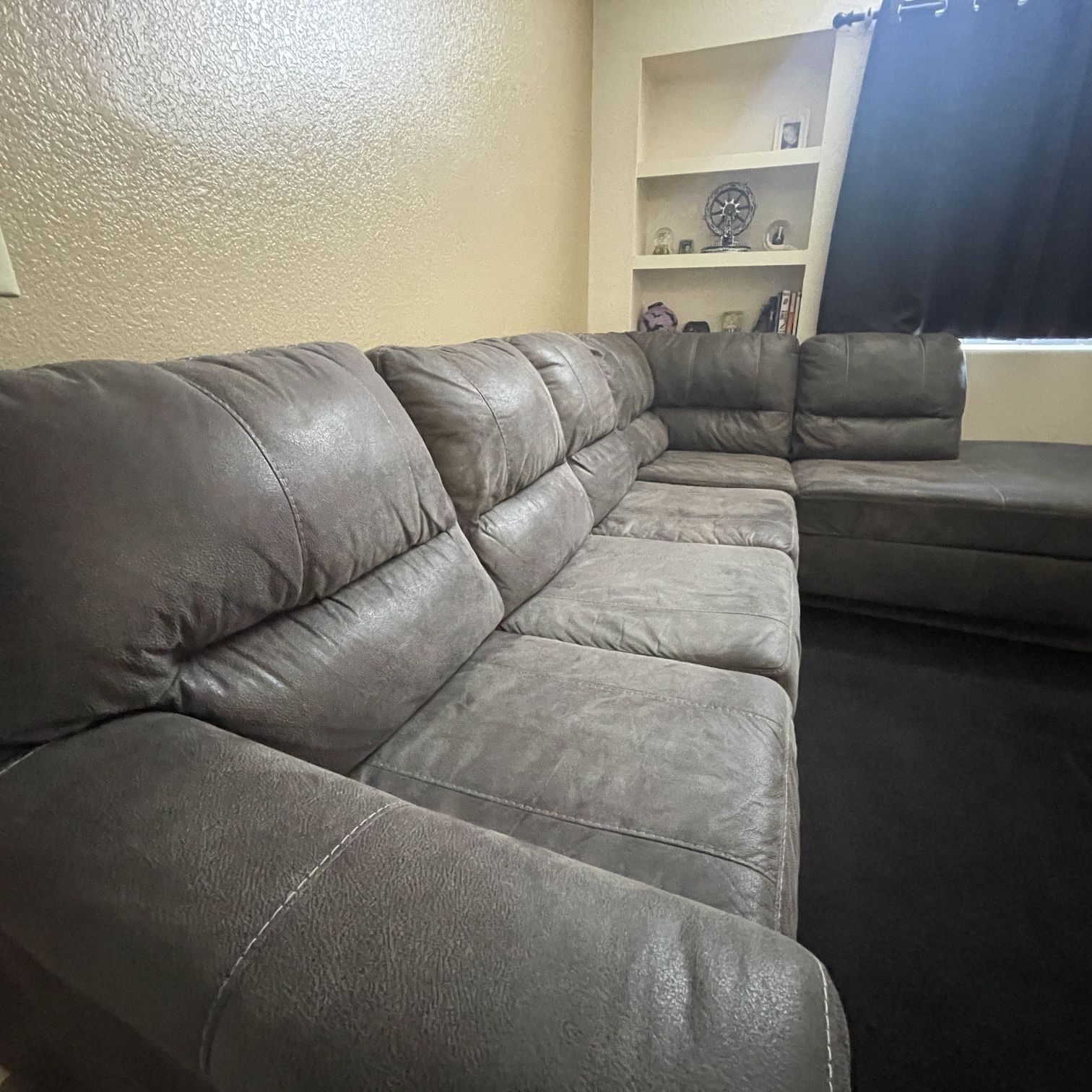 Navi 2 Piece Sectional with Chaise Great condition for Sale in