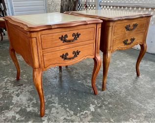 Gorgeous vintage french provincial set of 2 side tables or nightstands!