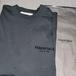 Essentials t-shirt