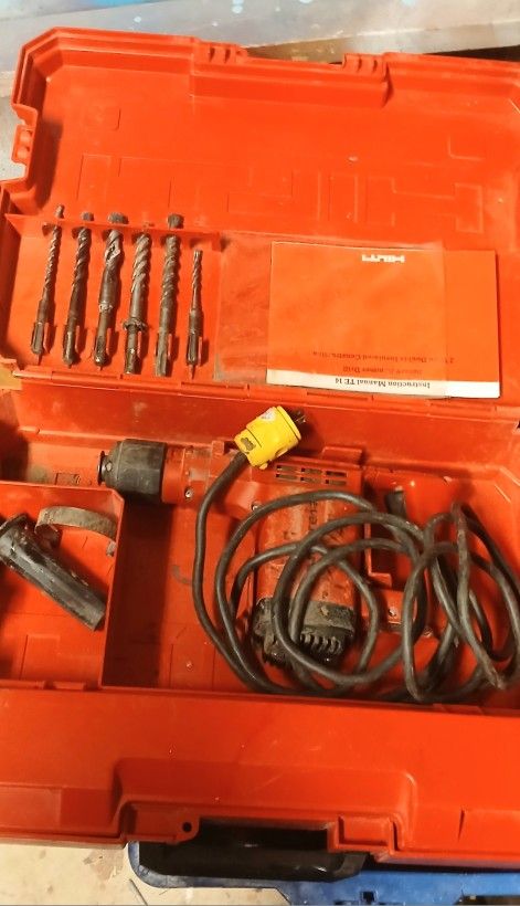 Hilti TE-14 Roto Hammer With Case And Bits