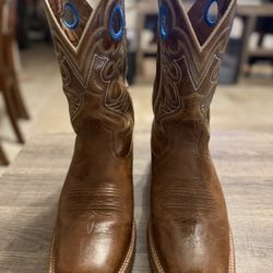Men’s Ariat Cowboy Boots -11