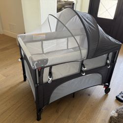 Baby Portable Crib/changing Table
