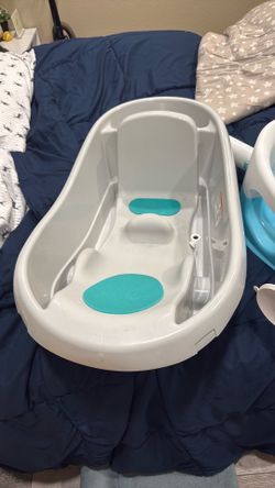 Infant bath tub