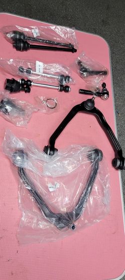 1999----2006. Chevy Silverado, Tahoe / GMC Sierra, Yukon 10 Piece Front Suspension Rebuild Kit