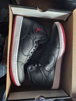 Size 10 1/2 J's jumpman