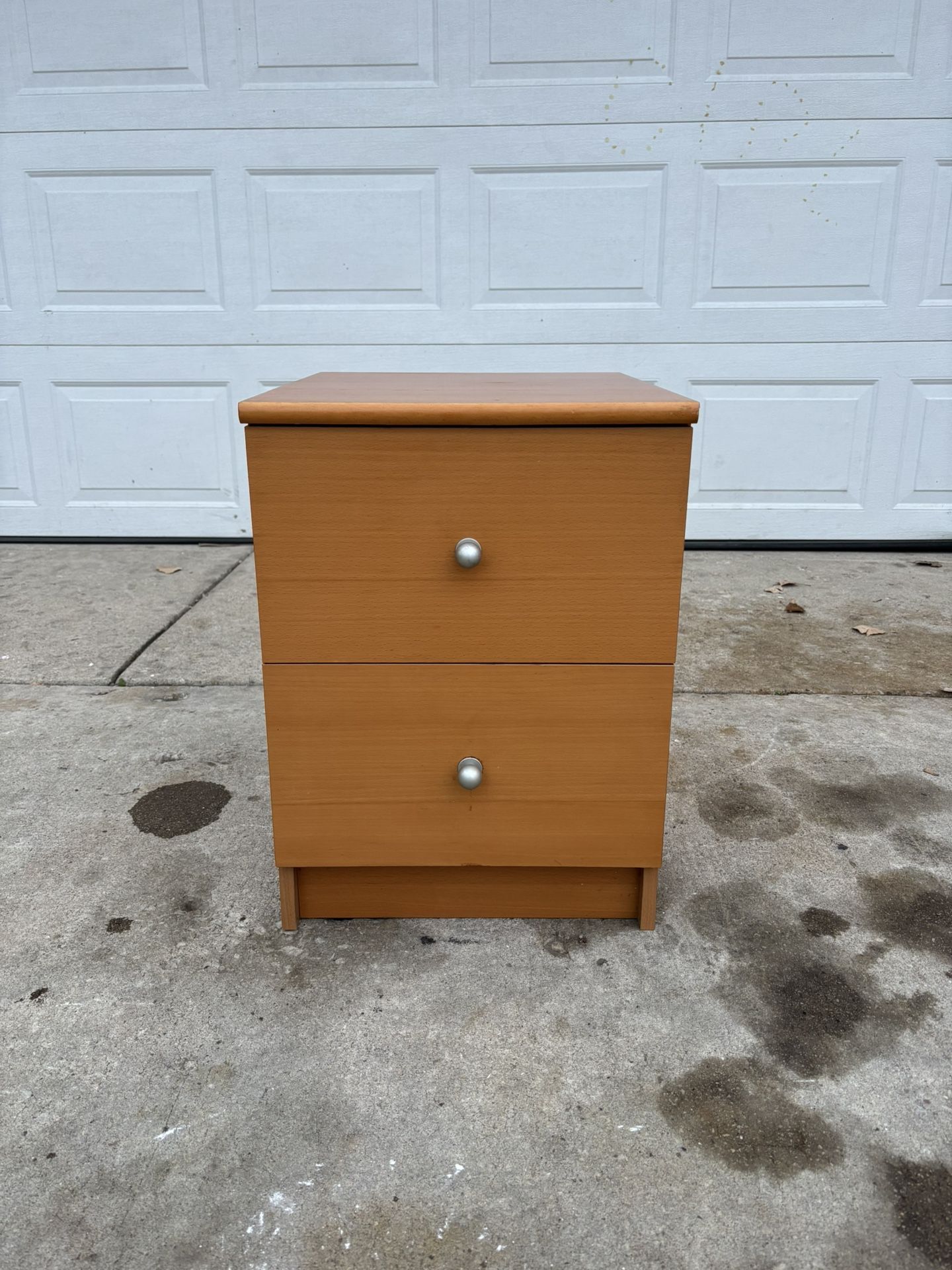 ‼️2 DRAWER NIGHTSTAND‼️FOR SALE 50$ OR BEST OFFER‼️GOOD CONDITION🚚DELIVERY AVAILABLE🚚