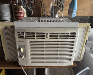 Air Conditioner 8,000 BTU