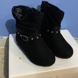 Little Girl Boots Size 5 (shoes)